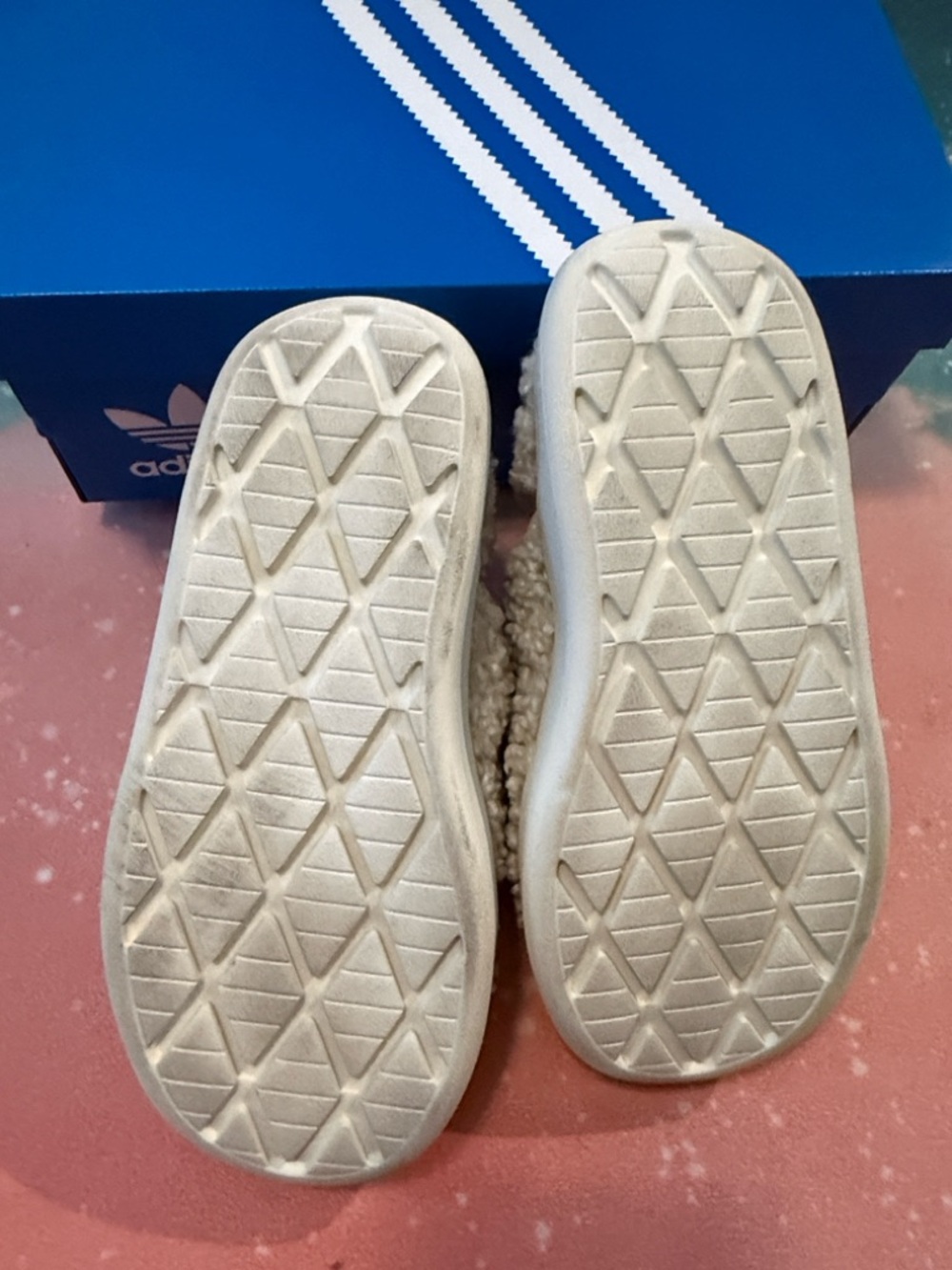 adidas toddler Kids Sherpa Slip-On Sneakers in Cream 12.5k puffylette 360 c - Picture 3 of 8